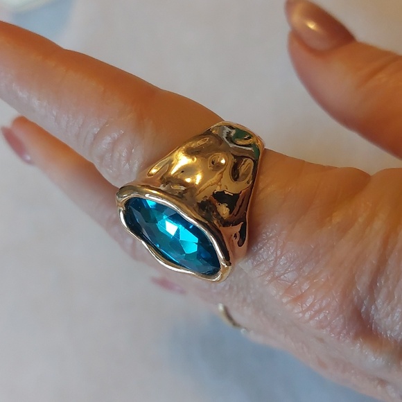 New Gold Plated Chunky Blue Stone Ring Oval Textured Sz 8 - Picture 2 of 5